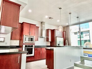 374 S Farmer Ave in Tempe, AZ - Building Photo - Building Photo