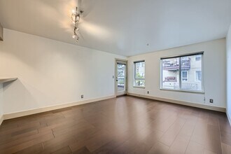 1711 E Olive Wy in Seattle, WA - Building Photo - Building Photo