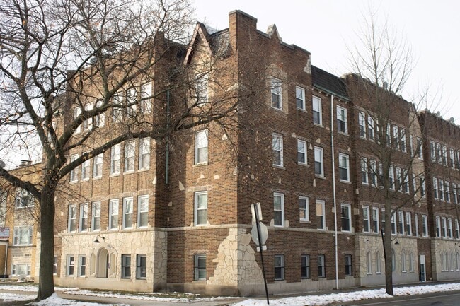 property at 6254 N Whipple St