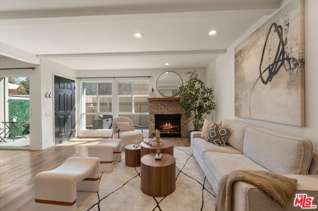 2516 Arizona Ave in Santa Monica, CA - Building Photo - Building Photo