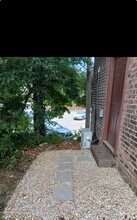 2210 Murray Hill Rd, Unit BEfficiencyBayWindow in Cleveland, OH - Building Photo - Building Photo