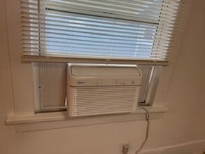 239 Newport Ave in Long Beach, CA - Foto de edificio - Building Photo