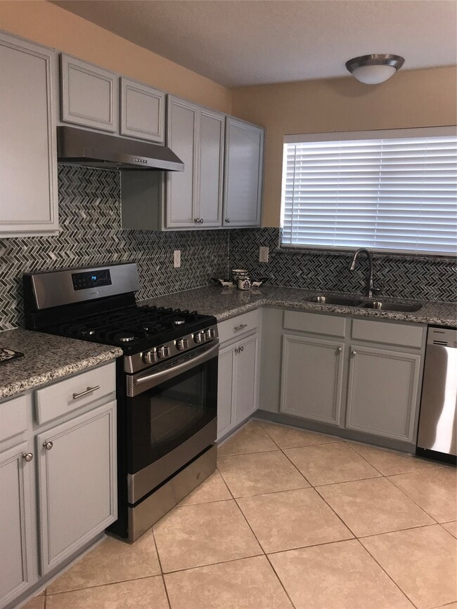 2844 Morningmist Ln in Dickinson, TX - Building Photo - Building Photo