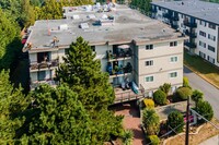 Magnolia Manor Apartments in Victoria, BC - Building Photo - Building Photo