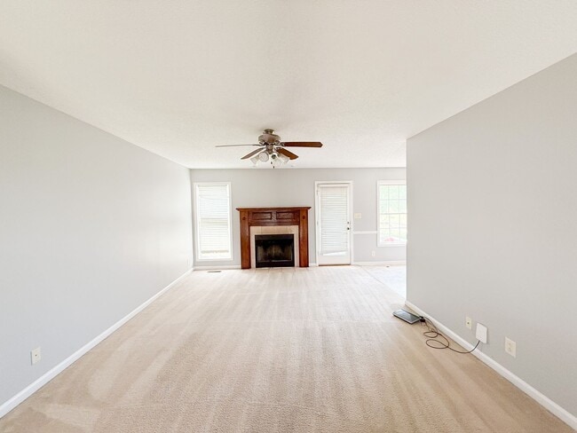 2621 Green Briar Dr in Clarksville, TN - Building Photo - Building Photo