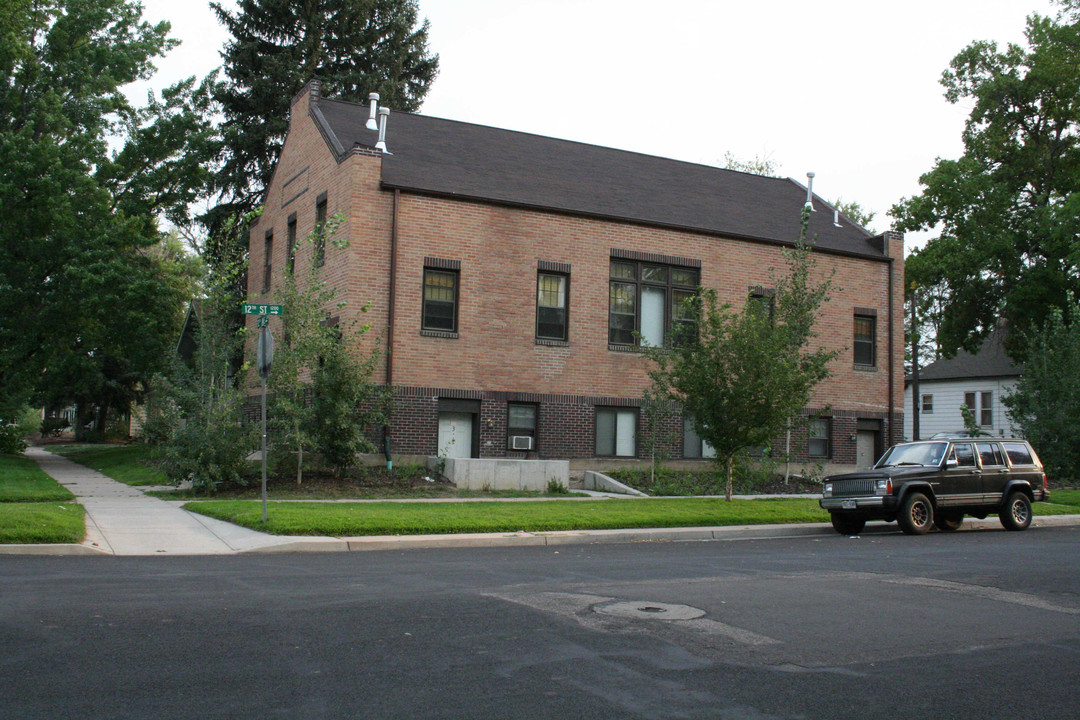 1203 12th Ave in Greeley, CO - Foto de edificio