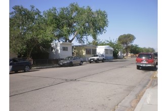 Sierra Sands Mobile Home Community in Ridgecrest, CA - Building Photo - Building Photo