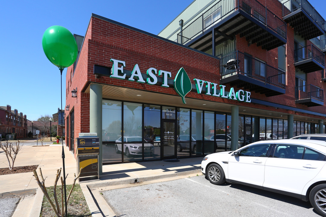 East Village in Norman, OK - Foto de edificio