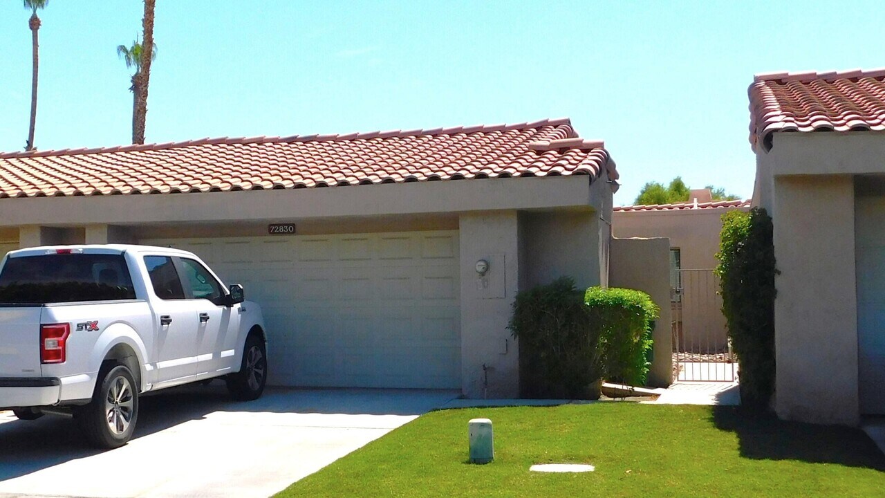 72830 Fleetwood Cir in Palm Desert, CA - Foto de edificio