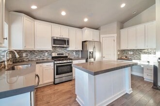 9361 Michal Robert Ln in West Jordan, UT - Building Photo - Building Photo