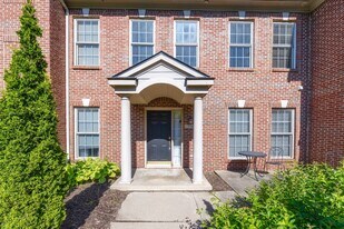 5706 Hampshire Ln in Ypsilanti, MI - Building Photo