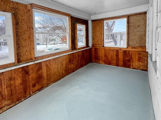 857 Lyon St NE in Grand Rapids, MI - Building Photo - Building Photo