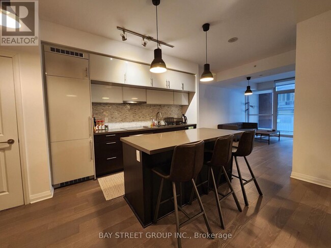 8 Mercer St in Toronto, ON - Building Photo - Building Photo