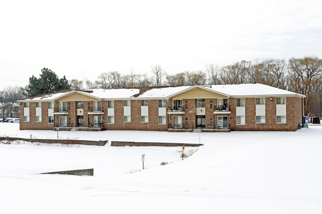 Roma Valley Apartments in Shelby Township, MI - Building Photo - Building Photo