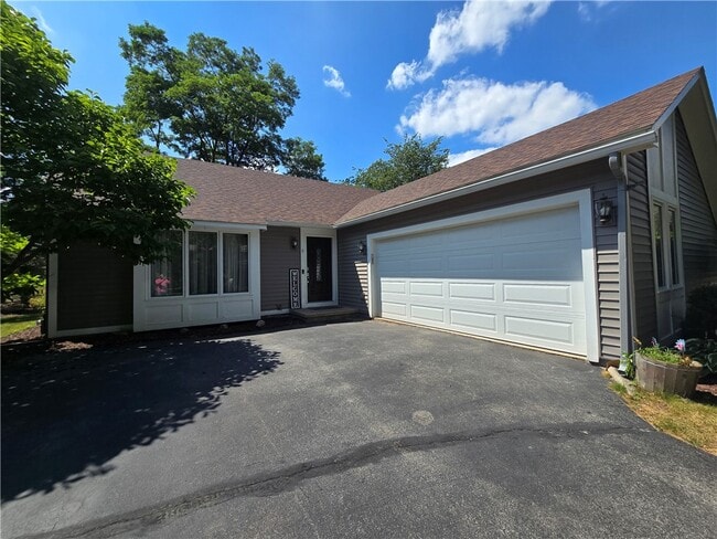 9 Hepatica Ln in West Henrietta, NY - Building Photo - Building Photo