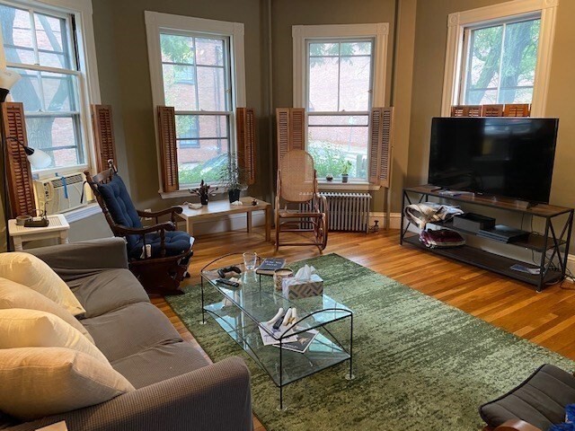 454 Green St, Unit 1 in Cambridge, MA - Building Photo