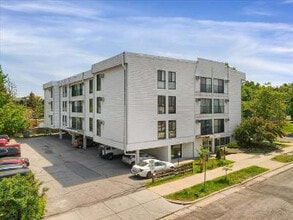 925 30th Ave S in Minneapolis, MN - Building Photo - Building Photo