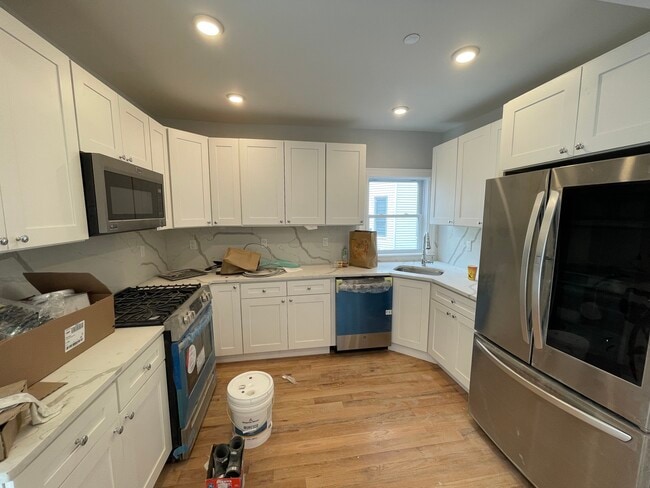 158 Morrison Ave in Somerville, MA - Foto de edificio - Building Photo