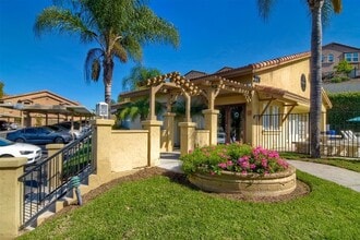 205 Woodland Pkwy, Unit Unit235 in San Marcos, CA - Building Photo - Building Photo