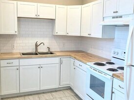 77 E Broad St in Bethlehem, PA - Building Photo