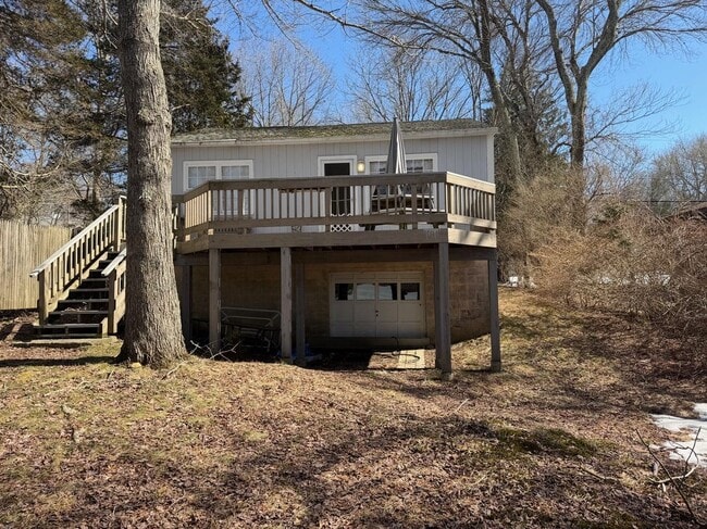 45 Lakeside Dr in North Stonington, CT - Building Photo - Building Photo