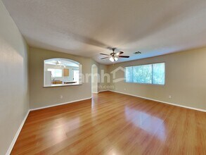 8956 W Charleston Ave in Peoria, AZ - Building Photo - Building Photo