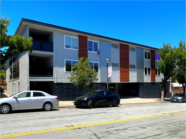 34 Visitacion Avenue in Brisbane, CA - Building Photo - Building Photo