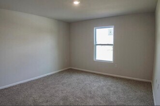 5008 Sampler Dr in Tallahassee, FL - Foto de edificio - Building Photo