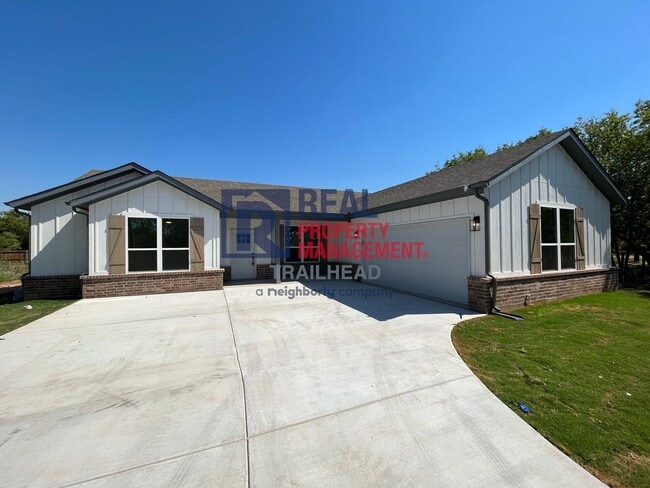 property at 5707 Belaire Cir