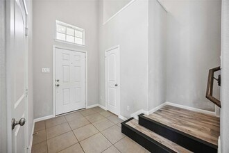 5914 Prince Pl Dr in Rosenberg, TX - Foto de edificio - Building Photo