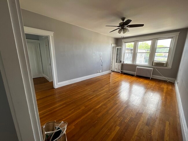 10 Kinross Rd, Unit #1