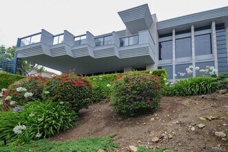 30003 Vía Victoria in Rancho Palos Verdes, CA - Building Photo - Building Photo