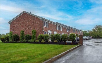 20 Indian Ave in Portsmouth, RI - Building Photo - Building Photo