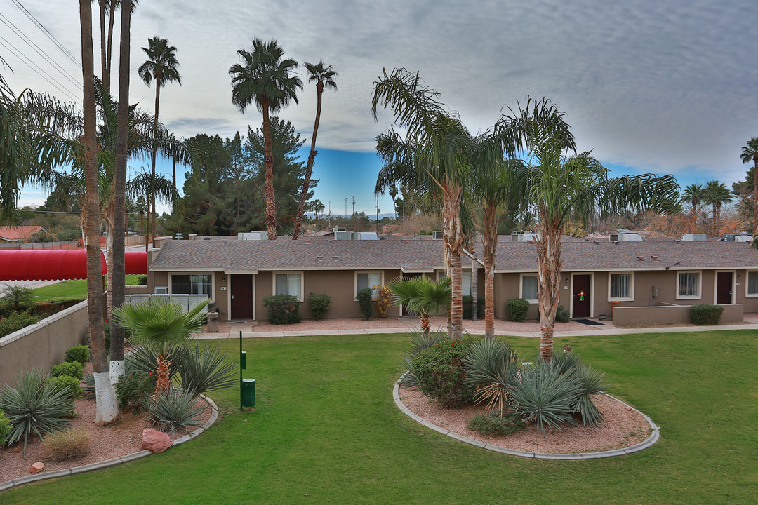 Camelback Courtyard Photo