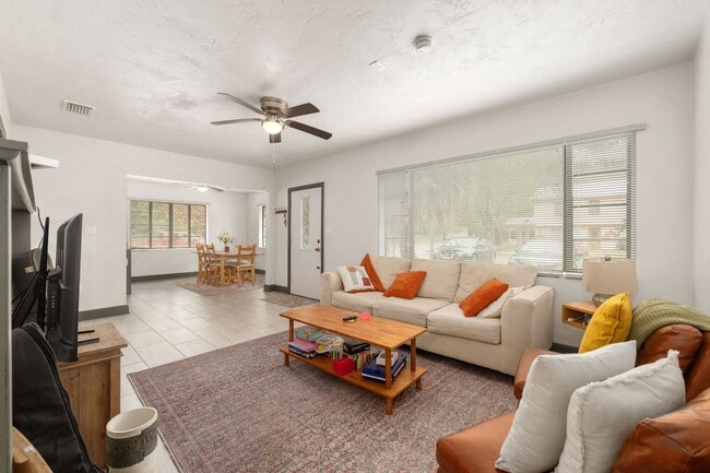 5 NW 26th St in Gainesville, FL - Building Photo - Building Photo