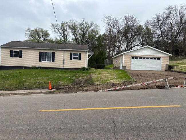 property at 1001 S 10th St