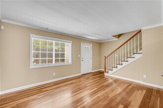 6940 Roswell Rd in Atlanta, GA - Building Photo - Building Photo