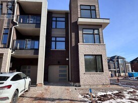 1269 Anthonia Trail in Oakville, ON - Building Photo