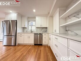 29 Cottage St in Newton, MA - Building Photo