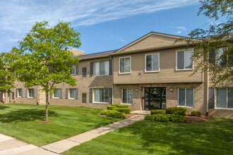 Woodridge Apartments in Livonia, MI - Foto de edificio - Building Photo