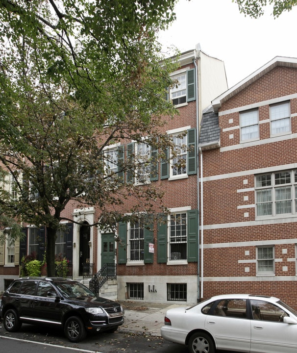 705 Pine St in Philadelphia, PA - Foto de edificio