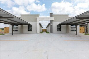 21 Violet Ave W in Pharr, TX - Building Photo