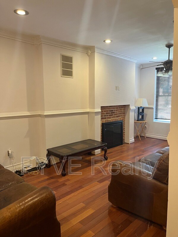 1523 W Pratt St photo'