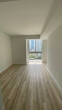 569 SW 5th St, Unit A4 in Miami, FL - Building Photo - Building Photo