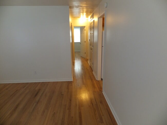 2323 E Bearfield Subdivision in Columbia, MO - Foto de edificio - Building Photo