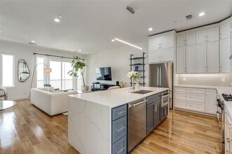 2311 N Carroll Ave in Dallas, TX - Building Photo - Building Photo