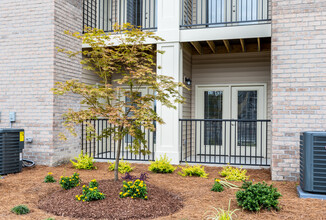 Stonehenge Place in Greenville, NC - Foto de edificio - Building Photo