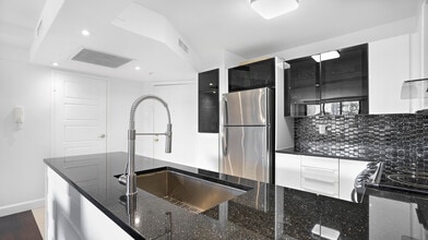1360 Saint-Jacques in Montréal, QC - Building Photo - Building Photo