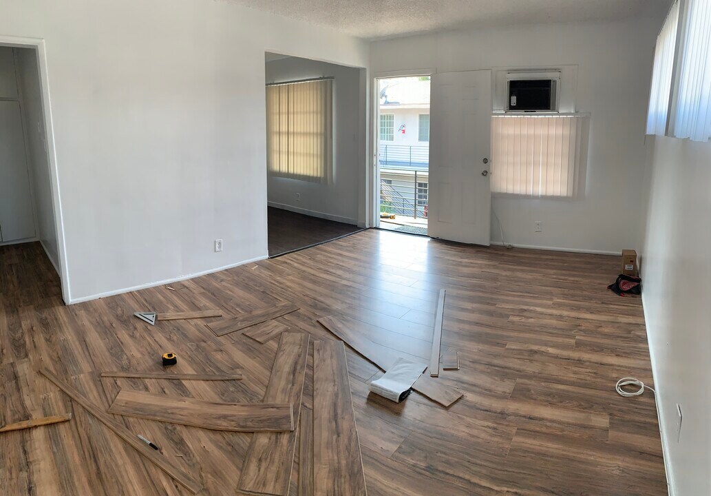 14753 Vanowen St in Los Angeles, CA - Building Photo