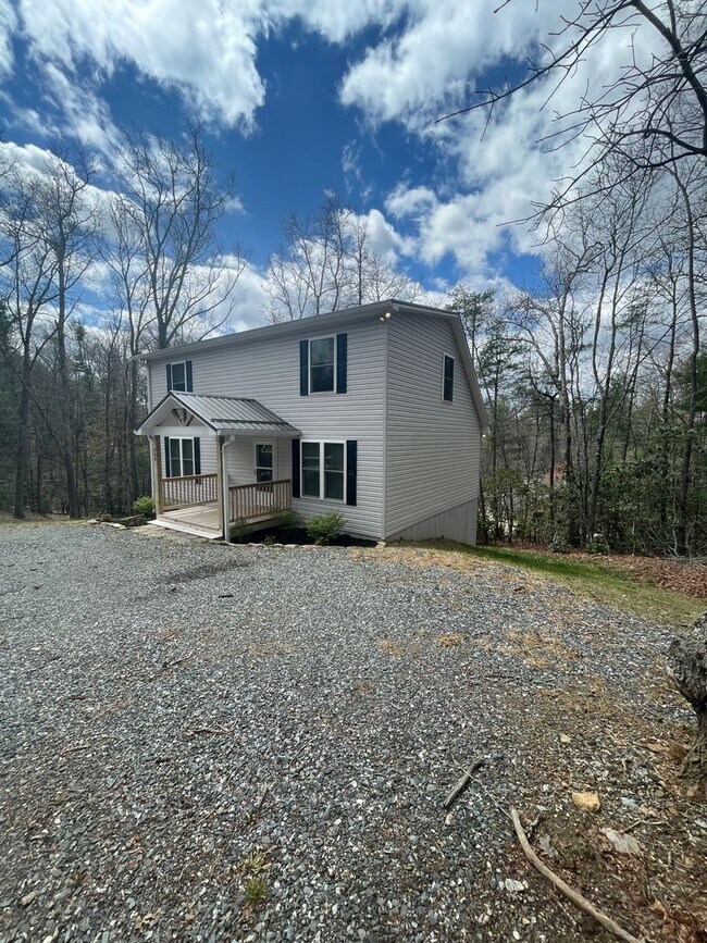 350 Pinewood Cir in Fleetwood, NC - Building Photo - Building Photo